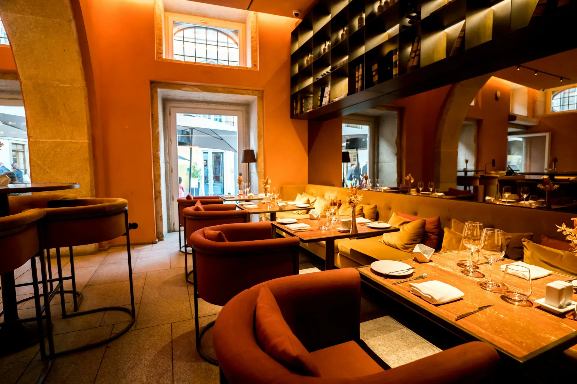 Restaurant & Café