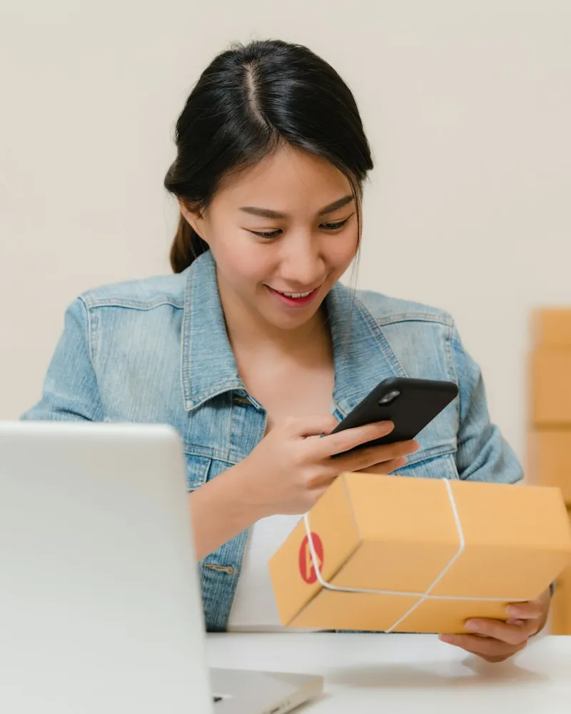 Verpackte Pakete für den Versand aus einem Online-Shop